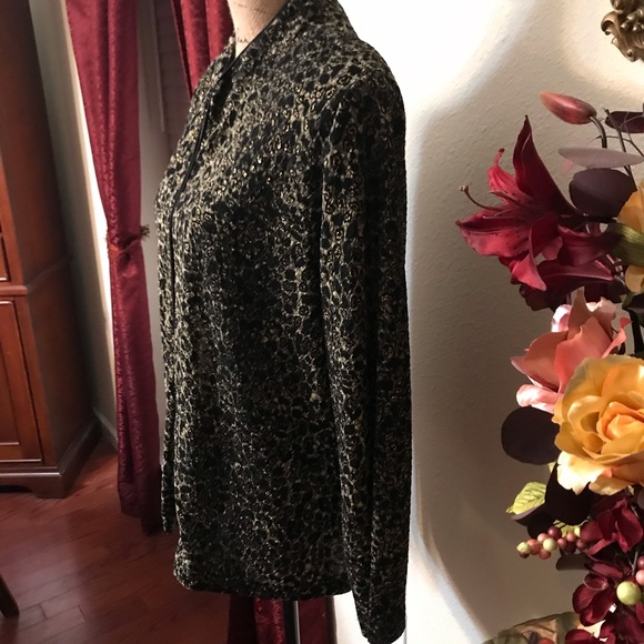 🌟Sparkly Zip Up Cardi🌟 - Picture 3 of 5